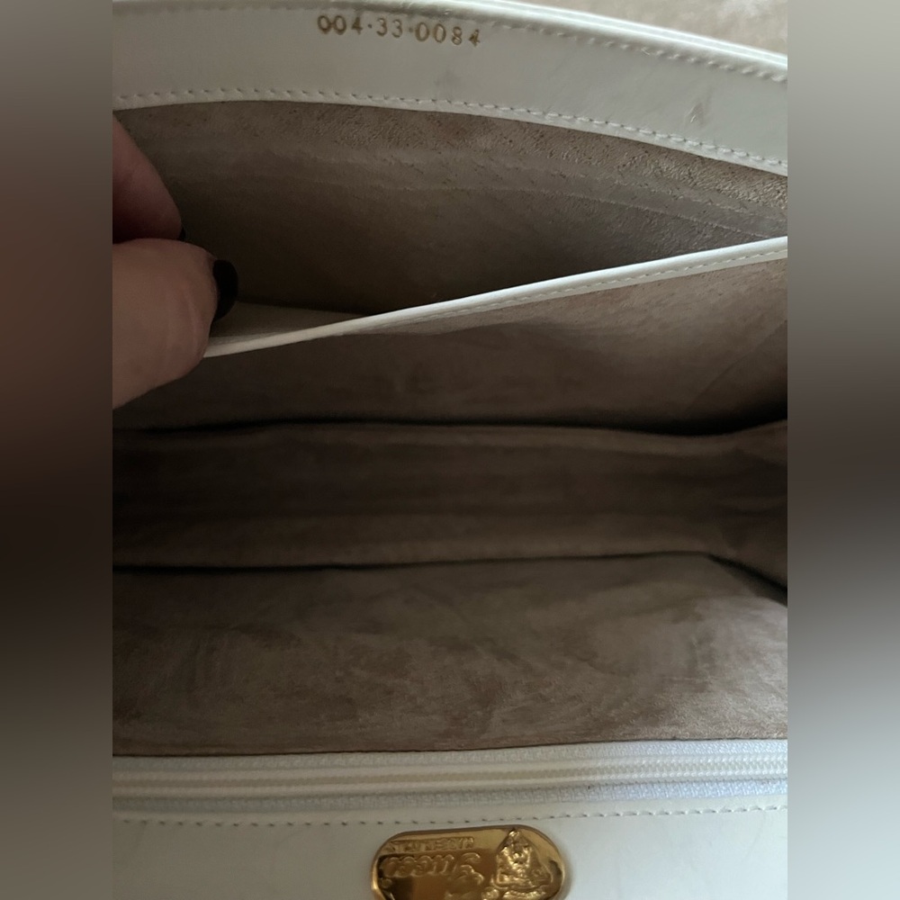Authentic Gucci Purse - Picture 10 of 15